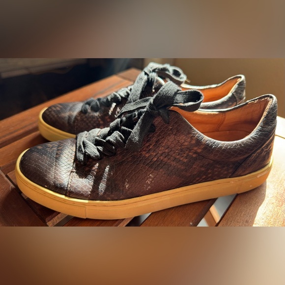 Women’s FRYE Snakeskin Embossed Sneakers Size 7M - Picture 1 of 7